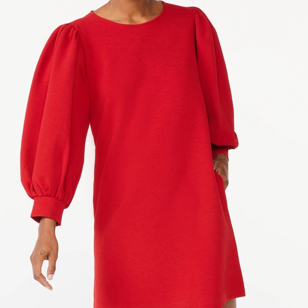 Red Dress - Picture 5 of 5